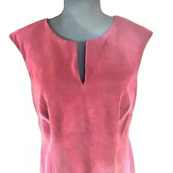 Women's Maroon Faux Velvet V-neck Sleeveless Holiday Dress, size 10 - Picture 2 of 6
